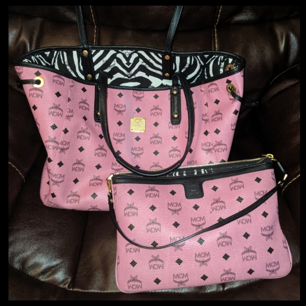 Keeping clutch 4 now, bag still for sale in closet - Picture 1 of 8